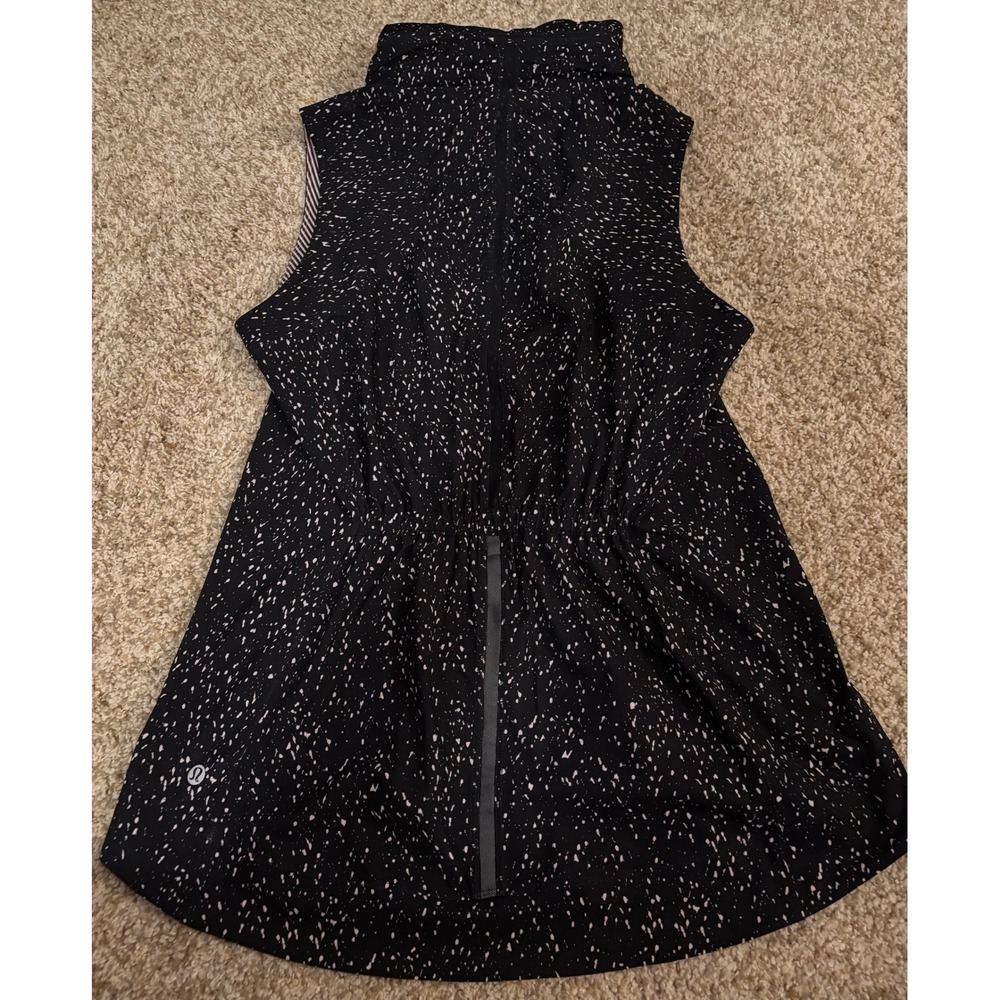 Lululemon Pack It Vest Womens 8 Stowable Hood Mesh Zipper Black/Pink EUC